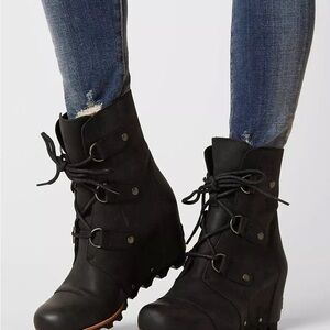 Sorel Women's Joan of Arctic Black Lace-Up Ankle Boots Size 8